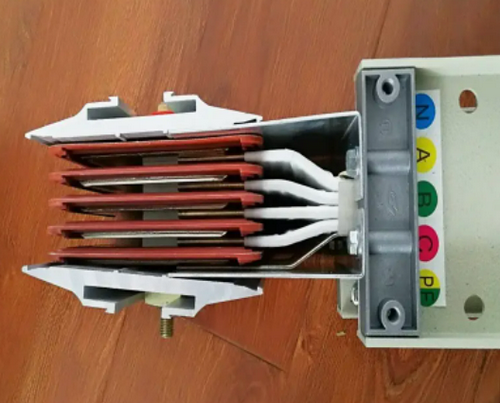 母线的连接器 母线的连接器